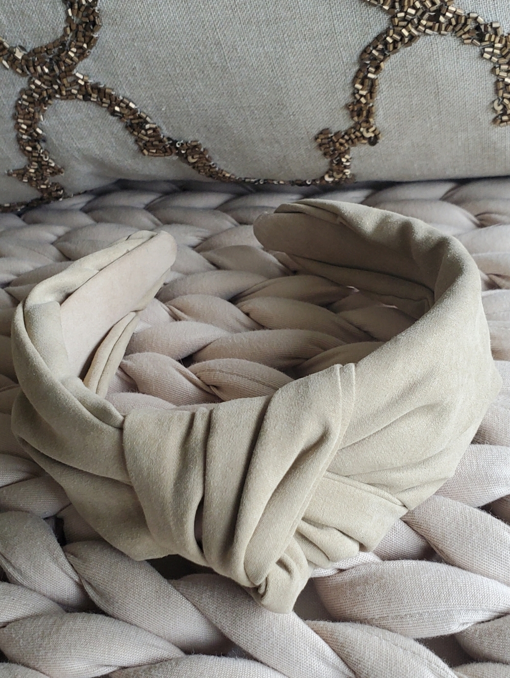 ANTHROPOLOGIE ANAIS "SUEDE" KNOTTED HEADBAND IN NEUTRAL EXCELLENT OS